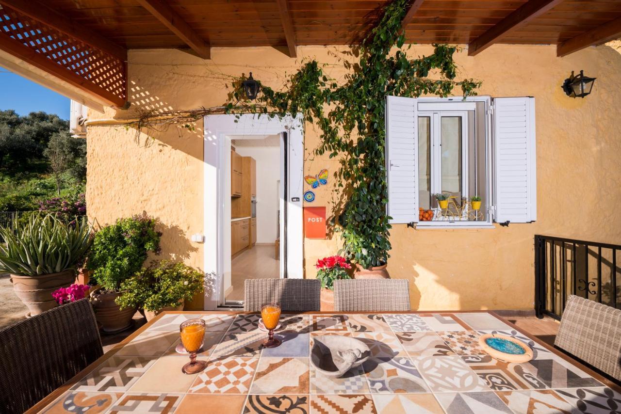 Casa Arokaria Apartment Petaliana Bagian luar foto
